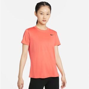 Nike Women S Dry Legend T-Shirt Orange
Size Small magic ember
